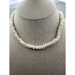 Vintage 1970’s Hawaiian Puka Shell Necklace 15” L Shells w/Barrel Cl